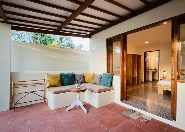 فندق مبيت وإفطار Living 4*